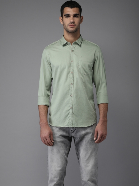 

Flying Machine Men Green Regular Fit Solid Casual Shirt