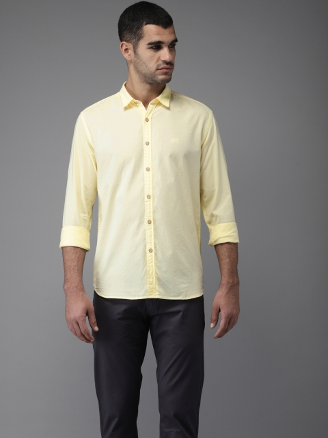 

Flying Machine Men Yellow Regular Fit Solid Casual Shirt
