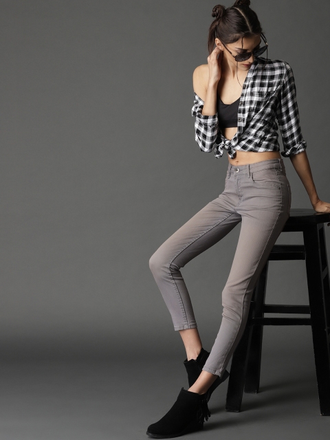 

Roadster Women Grey Skinny Fit Mid-Rise Clean Look Stretchable Crop Jeans