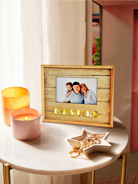 

Archies Brown Wooden LED Wall Hanging