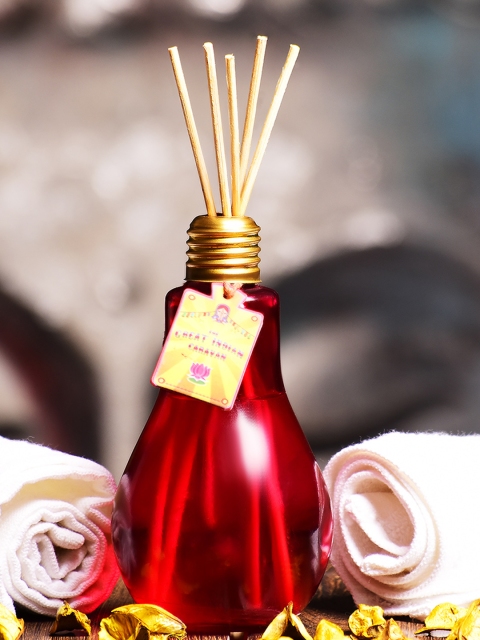 

Archies Desi Cutting Chai Aromatherapy Reed Diffuser 100 ml, Red