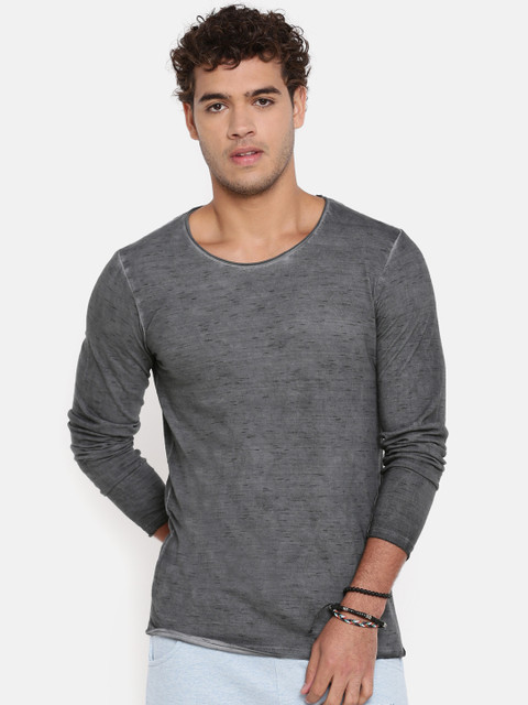 

Breakbounce Men Grey Solid Round Neck T-shirt