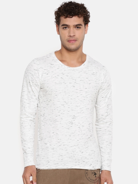 

Breakbounce Men Off-White Solid Round Neck T-shirt