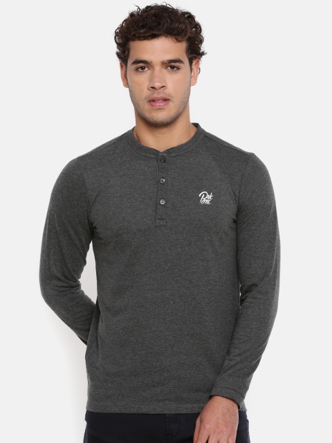 

Breakbounce Men Charcoal Grey Solid Henley Neck T-shirt