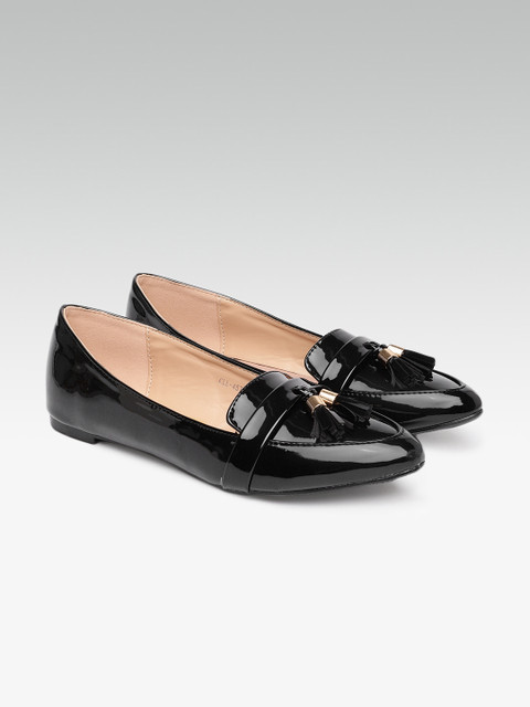 

Carlton London Women Black Solid Synthetic Patent Flats