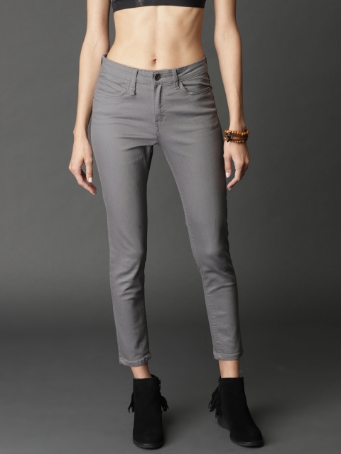 

Roadster Women Grey Skinny Fit Mid-Rise Clean Look Stretchable Cropped Jeans