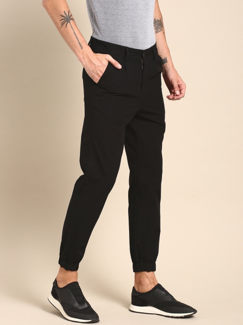 

ether Men Black Regular Fit Solid Regular Cropped Joggers