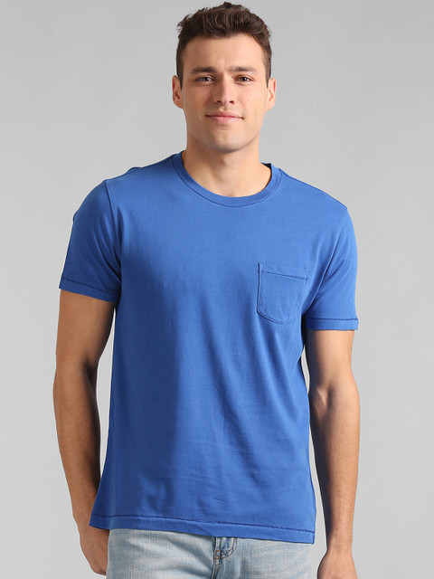 

GAP Men Blue Solid Round Neck T-shirt