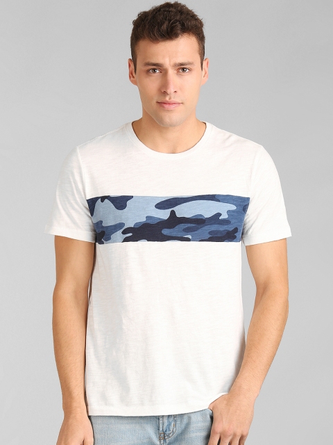 

GAP Men White Short Sleeve Camo T-Shirt