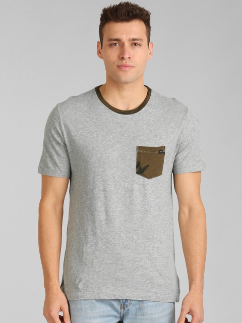 

GAP Men Grey Short Sleeve Camo Pocket T-Shirt
