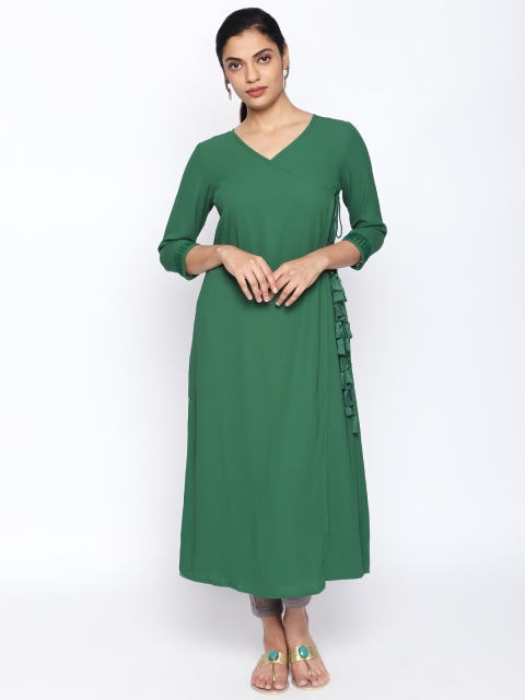 

Naari Women Green Solid Straight Kurta