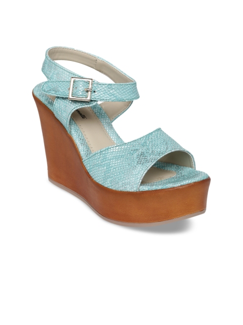

Bruno Manetti Women Sea Green Woven Design Sandals