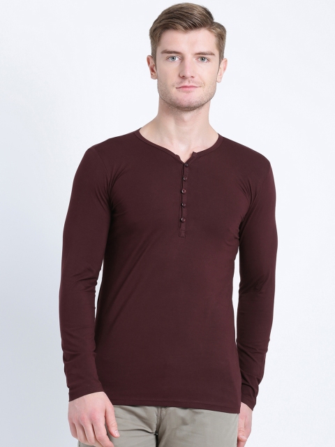 

Tinted Men Burgundy Solid Henley Neck T-shirt