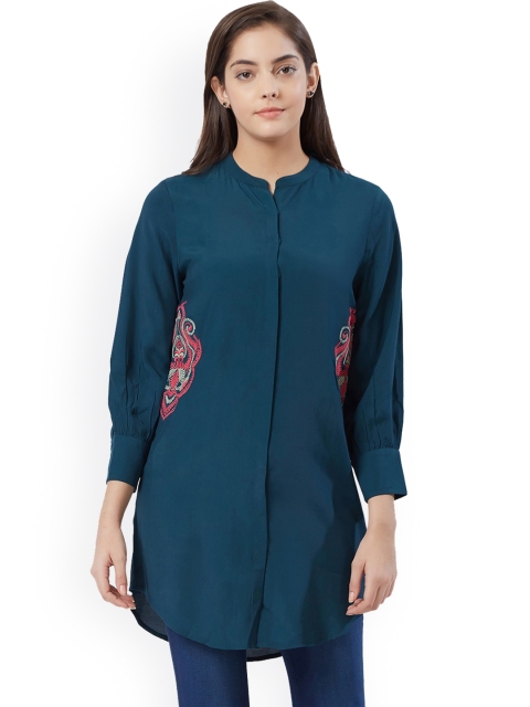 

Fusion Beats Women Green Solid Top
