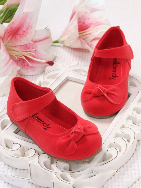 

Walktrendy Girls Red Solid Synthetic Ballerinas