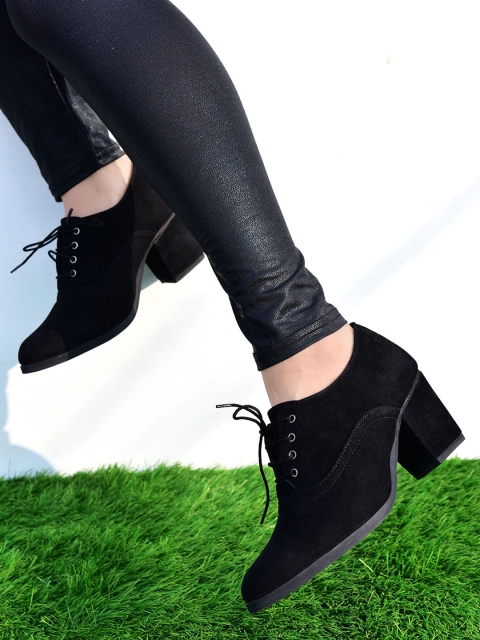 

Street Style Store Women Black Solid Heeled Boots