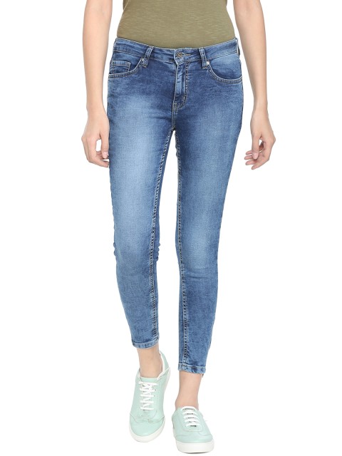 

People Women Blue Slim Fit Mid-Rise Cropped Clean Look Stretchable Jeans