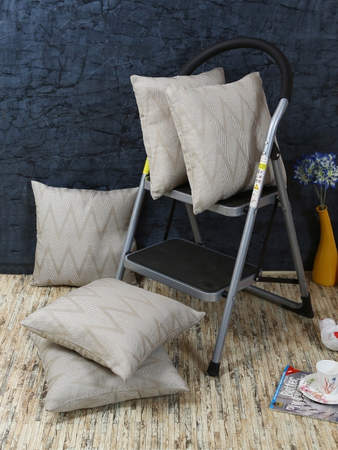 

RANGRAGE Cream-Coloured Set of 5 Geometric Square Cushion Covers