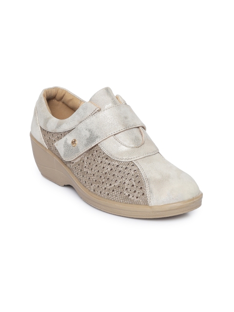 

Catwalk Women Silver-Toned Embellished Wedges