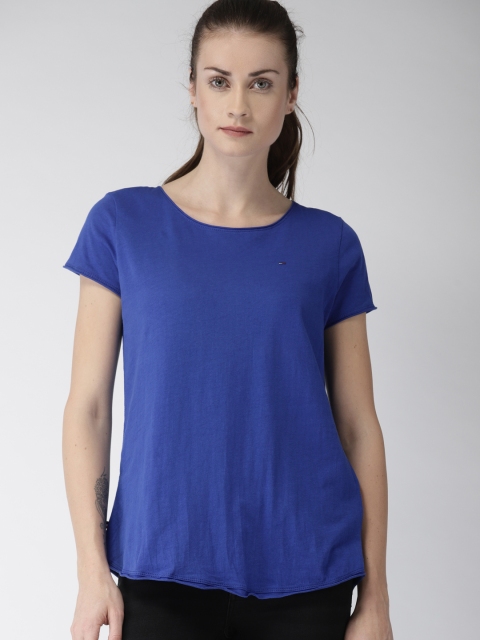 

Tommy Hilfiger Women Blue Solid Round Neck T-shirt