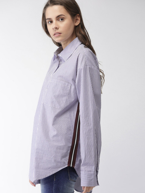

FOREVER 21 Women White & Blue Regular Fit Striped Casual Shirt