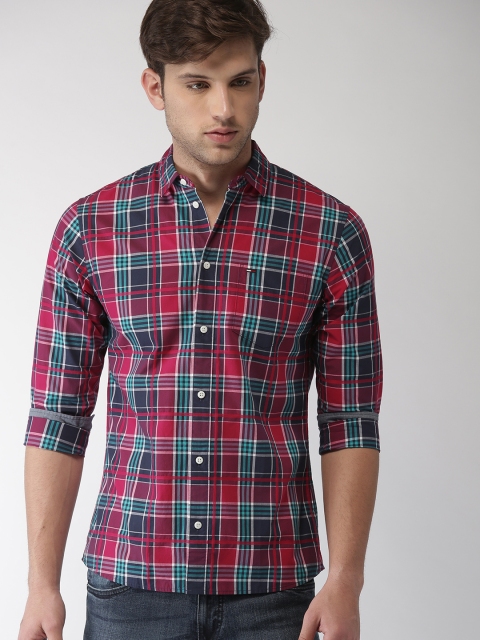 

Tommy Hilfiger Men Magenta & Navy Regular Fit Checked Casual Shirt