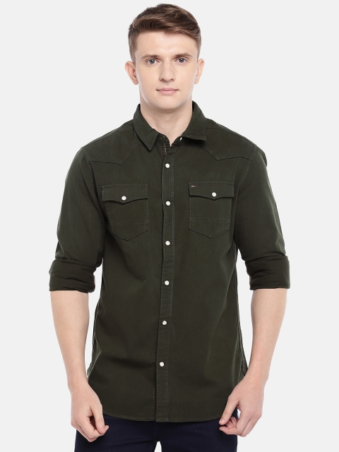 

Tommy Hilfiger Men Olive Green Regular Fit Solid Casual Shirt
