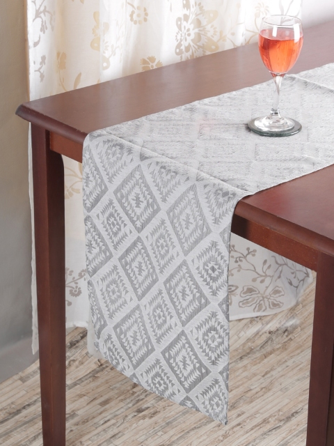 

RANGRAGE Grey & White Geometric Table Runner