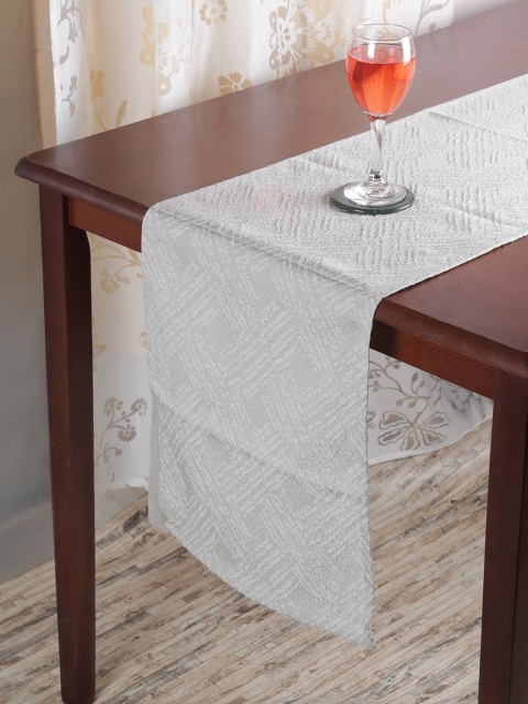 

RANGRAGE Cream-Coloured & White Geometric Table Runner