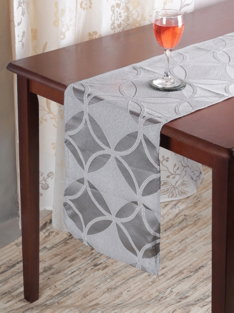 

RANGRAGE Grey & Silver-Toned Geometric Table Runner