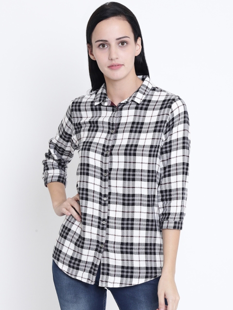 

Crimsoune Club Women White & Black Slim Fit Checked Casual Shirt