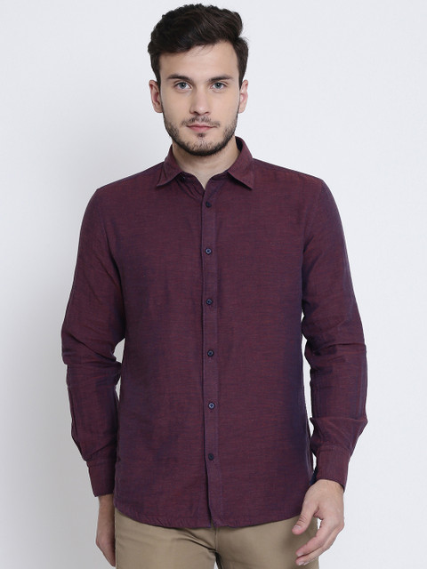 

Crimsoune Club Men Maroon Standard Slim Fit Solid Casual Shirt