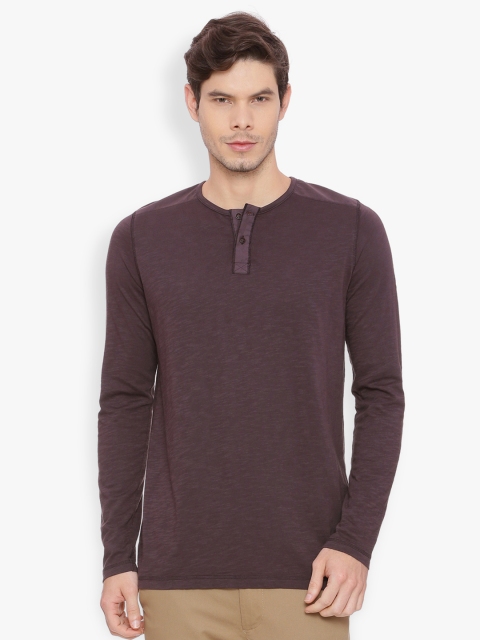 

Basics Men Maroon Solid Henley Neck T-shirt