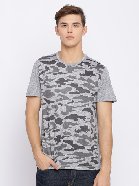 

Basics Men Grey Printed Round Neck T-shirt