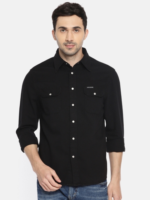 

Calvin Klein Jeans Men Black Regular Fit Solid Casual Shirt