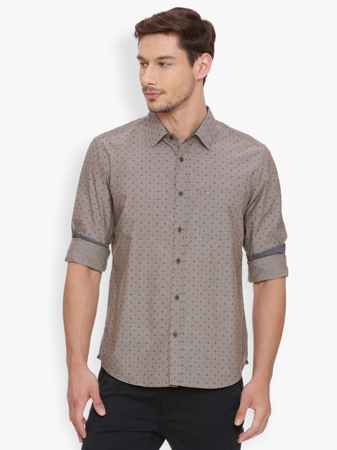 

Basics Men Brown Slim Fit Printed Casual Shirt