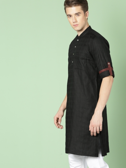 

House of Pataudi Men Black Solid Straight Kurta
