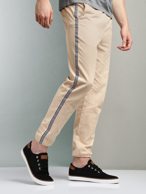

Mast & Harbour Men Black Sneakers