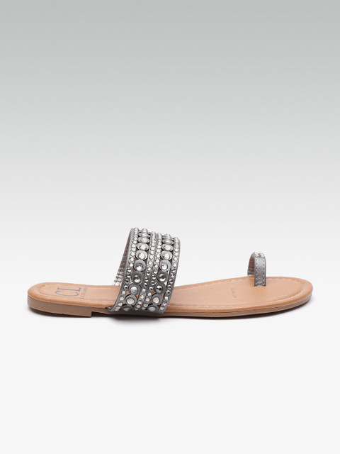 

Carlton London Women Gunmetal-Toned Embellished One Toe Flats, Metallic