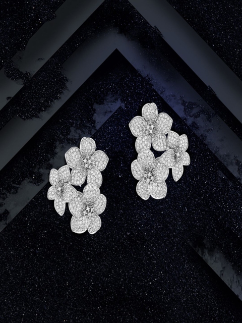 

shaze Silver-Toned Floral Drop Earrings