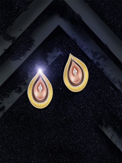 

shaze Gold-Plated Antique Contemporary Studs