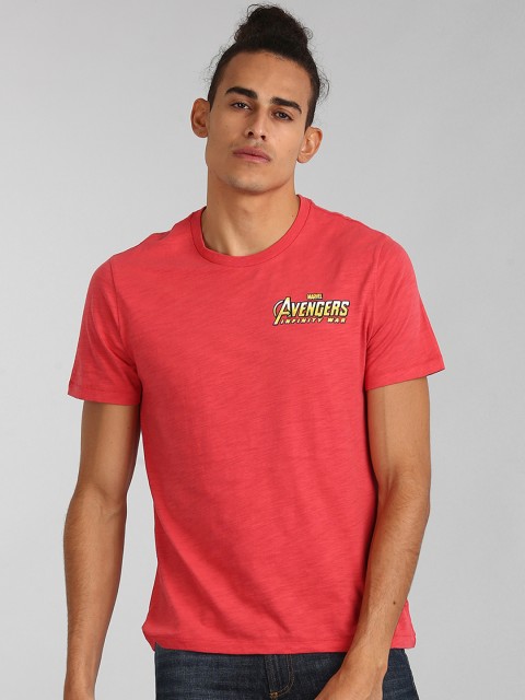 

GAP Men Red Marvel Avengers Graphic T-Shirt