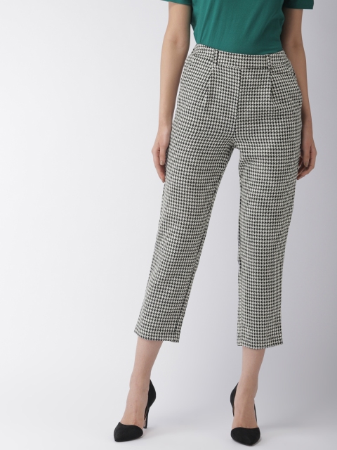 

FOREVER 21 Women White & Black Regular Fit Printed Trousers