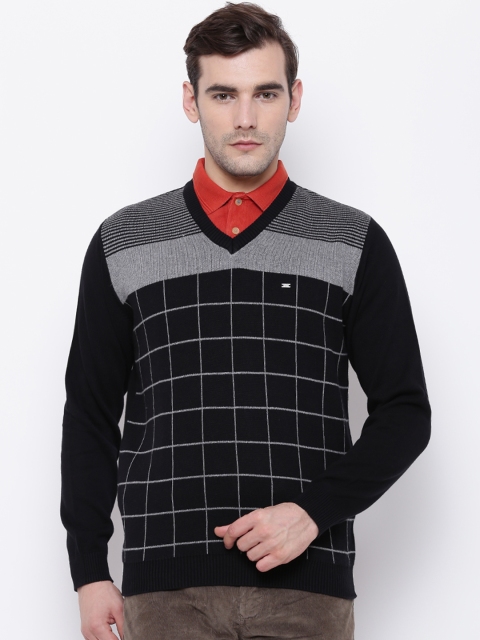

Blackberrys Men Black & Grey Checked Pullover