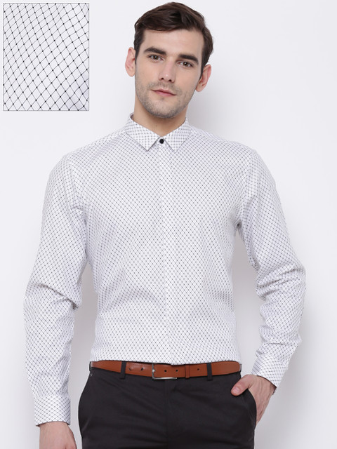 

Blackberrys Men White & Black Slim Fit Checked Formal Shirt