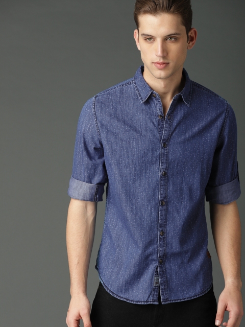 

Roadster Fast and Furious Men Blue Regular Fit Self Design Denim Casual Shirt
