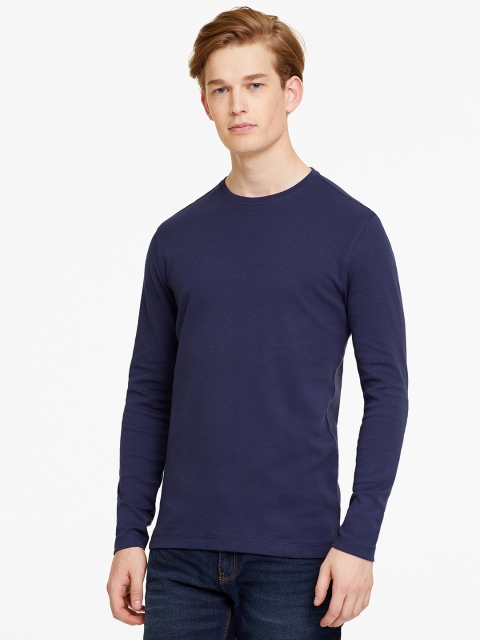 

OVS Men Navy Blue Solid Round Neck T-shirt