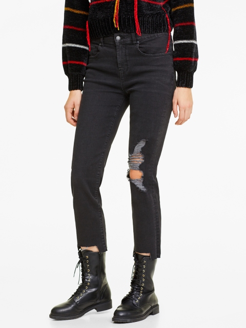 

OVS Women Black Gwen Girlfriend Fit Mid-Rise Mildly Distressed Crop Stretchable Jeans