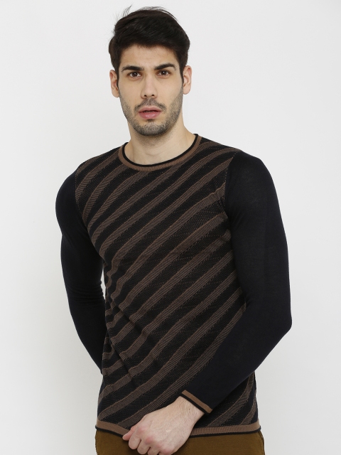 

Rex Straut Jeans Men Navy Blue & Brown Striped Round Neck T-shirt