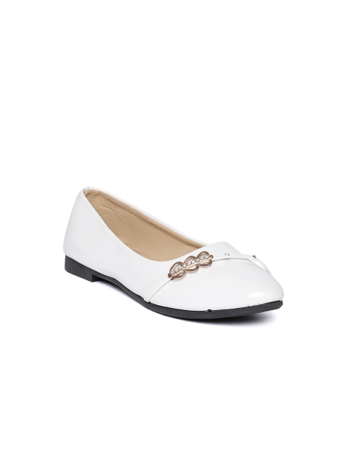 

Kittens Girls White Solid Synthetic Patent Ballerinas